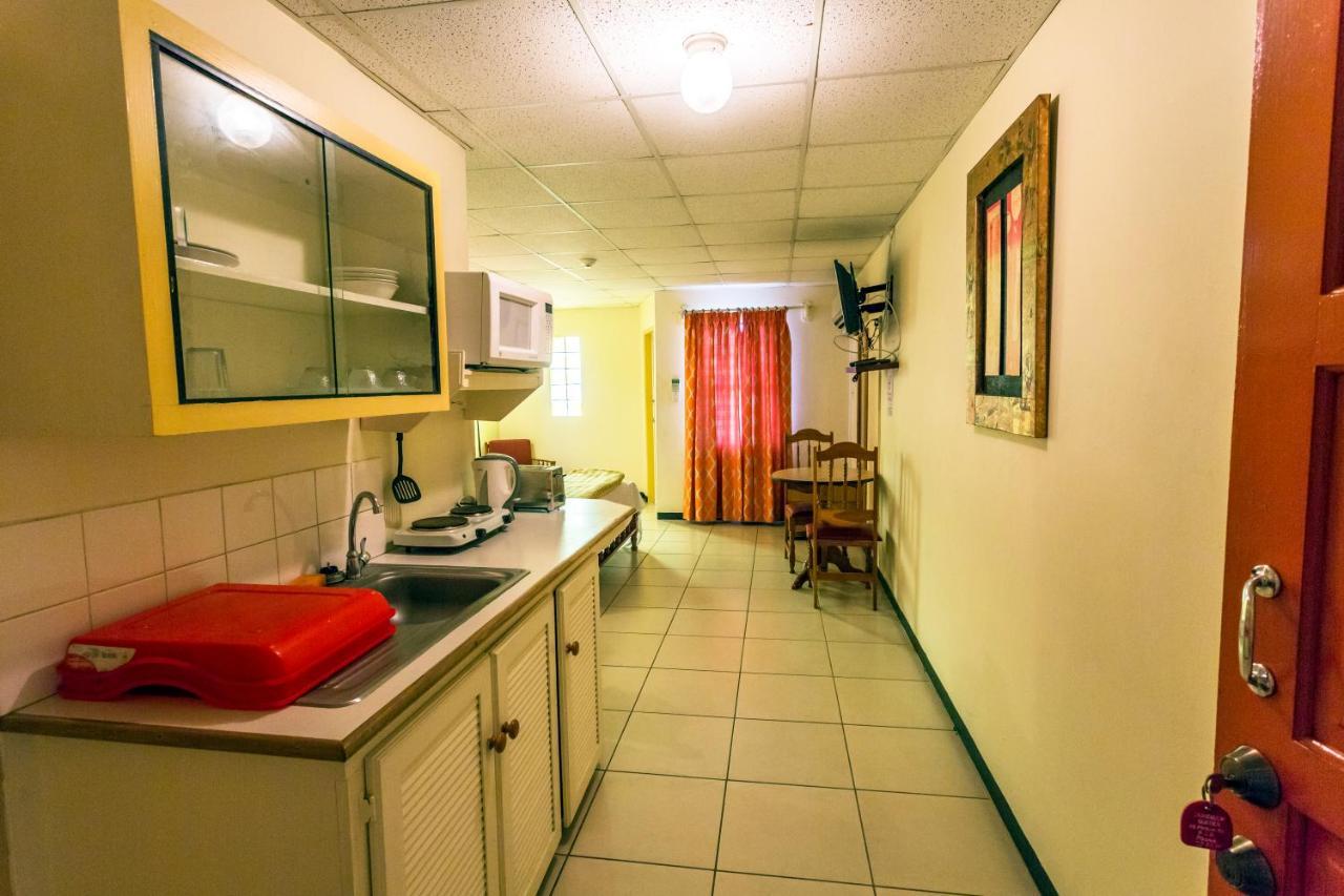 Boissiere Village Sundeck Suites מראה חיצוני תמונה